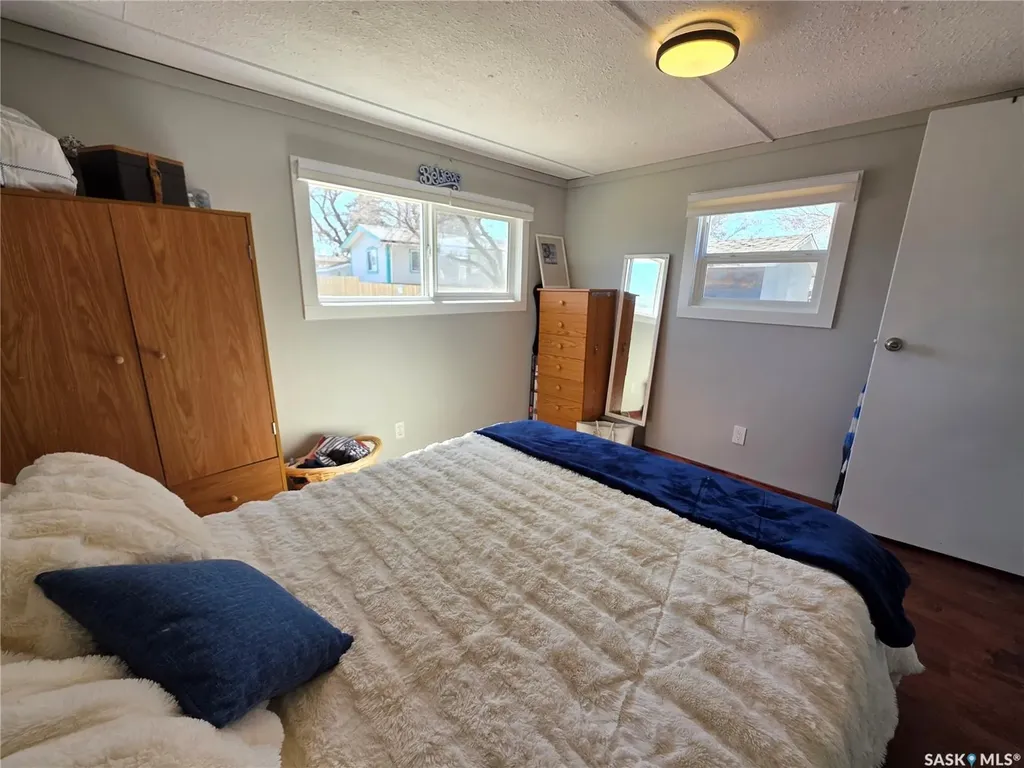 73 Robert Street W Swift Current SK S9H 3S8