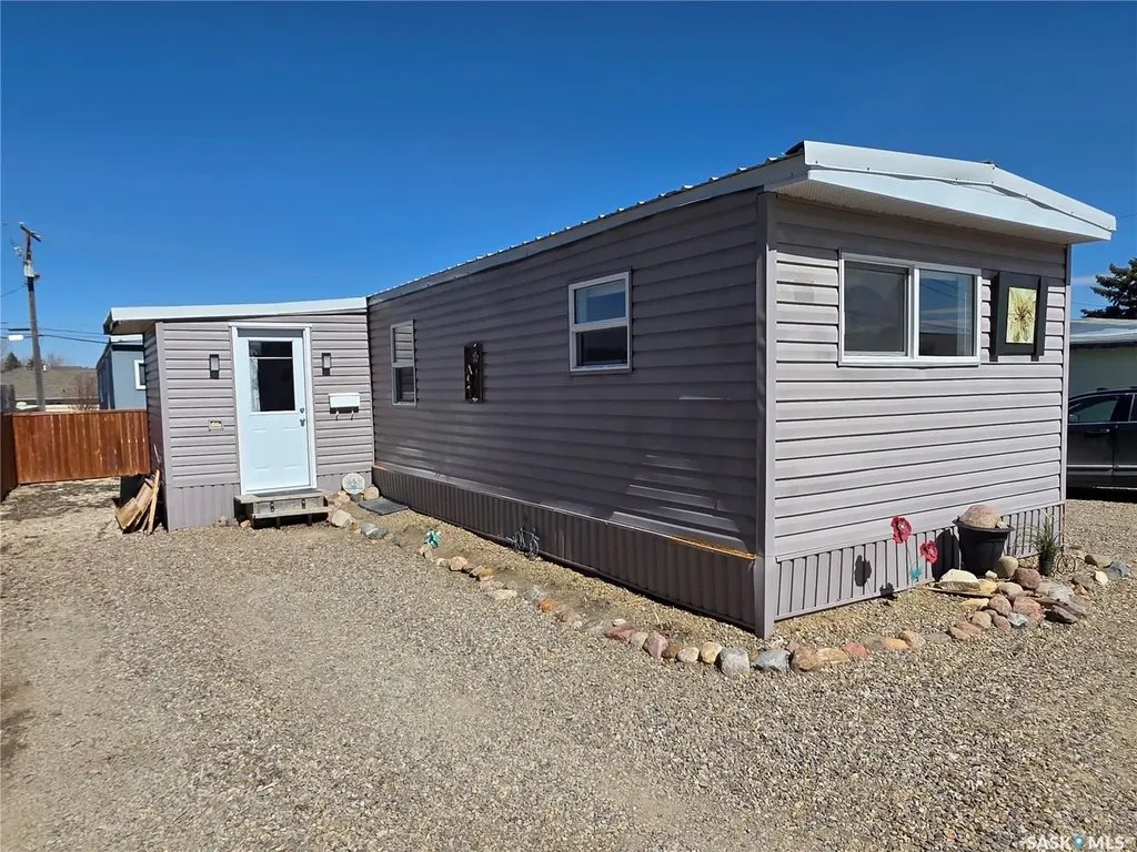 73 Robert Street W Swift Current SK S9H 3S8