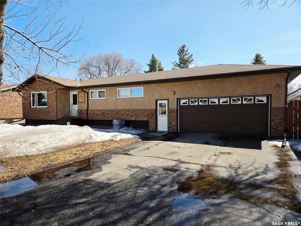 1127 Asquith Drive Esterhazy SK S0A 0X0
