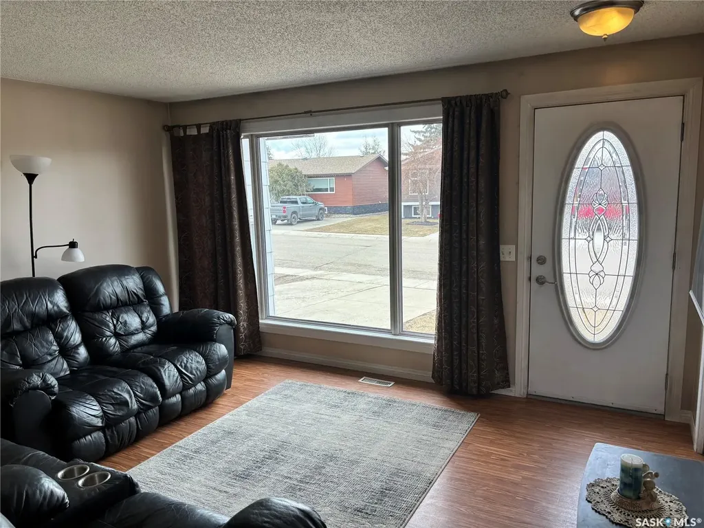 141 Stewart Crescent Kindersley SK S0L 1S1