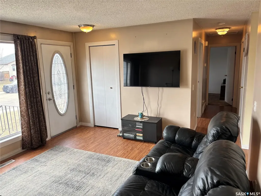 141 Stewart Crescent Kindersley SK S0L 1S1