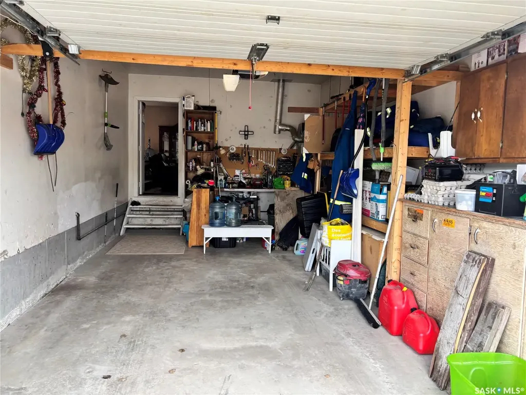 141 Stewart Crescent Kindersley SK S0L 1S1