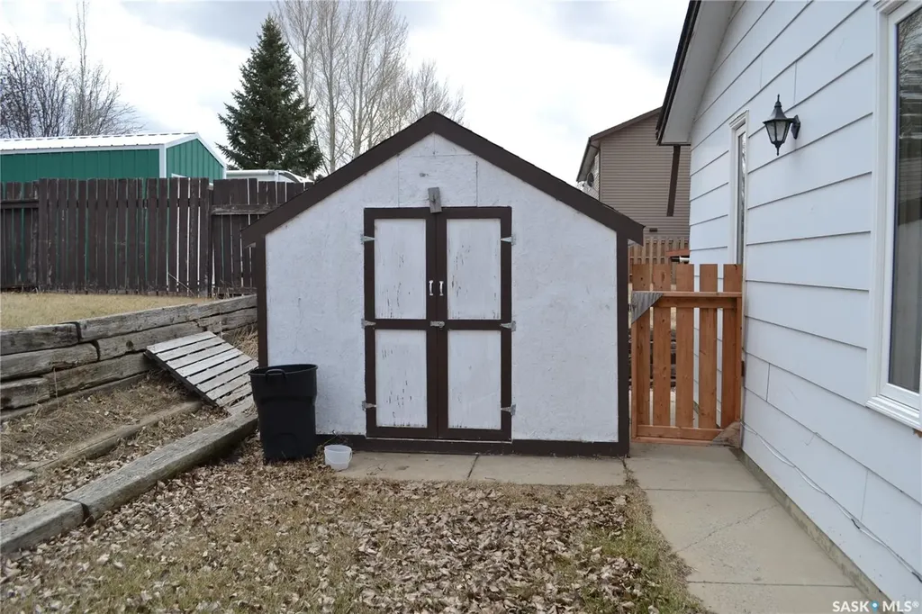 141 Stewart Crescent Kindersley SK S0L 1S1