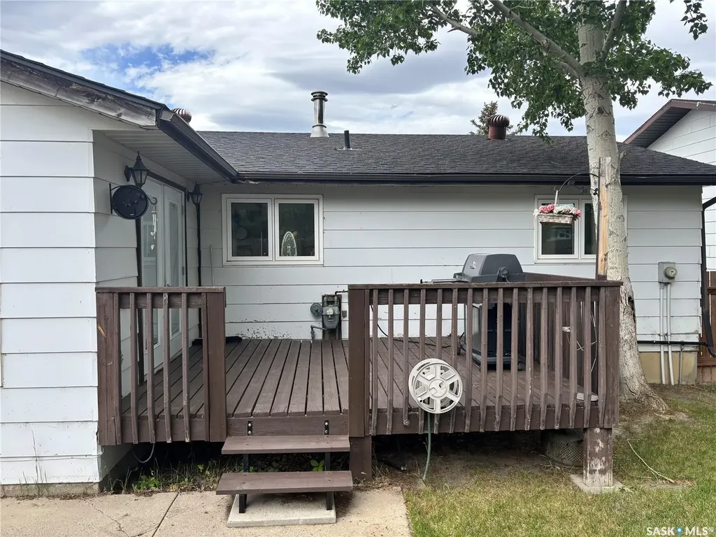 141 Stewart Crescent Kindersley SK S0L 1S1