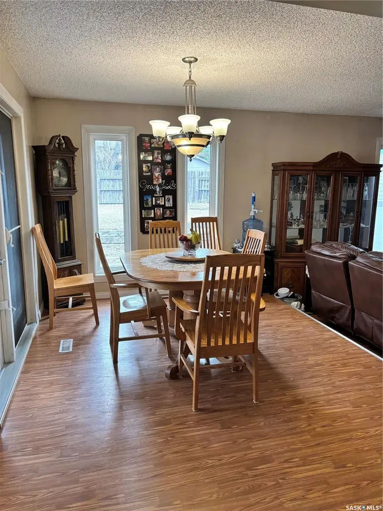 141 Stewart Crescent Kindersley SK S0L 1S1