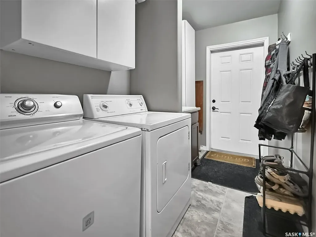 808 Chaplin Street Swift Current SK S9H 1J5