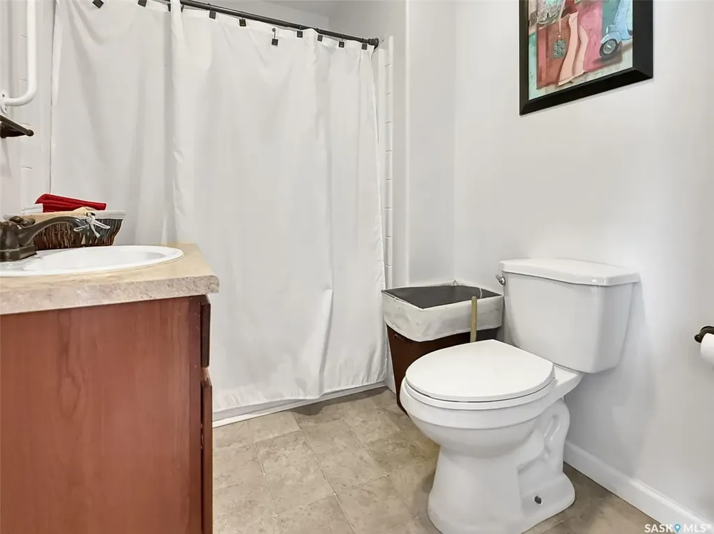 808 Chaplin Street Swift Current SK S9H 1J5