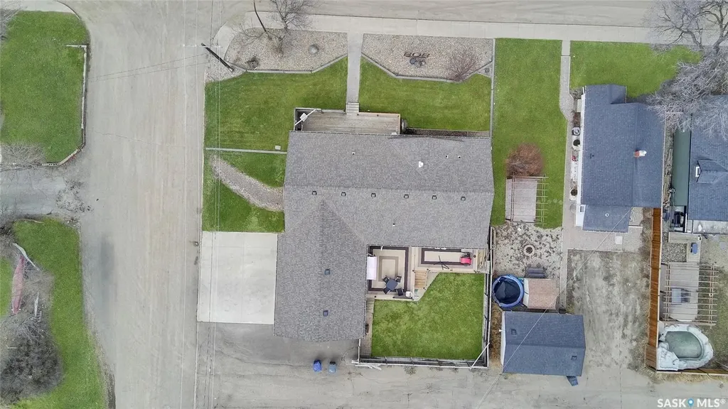 808 Chaplin Street Swift Current SK S9H 1J5