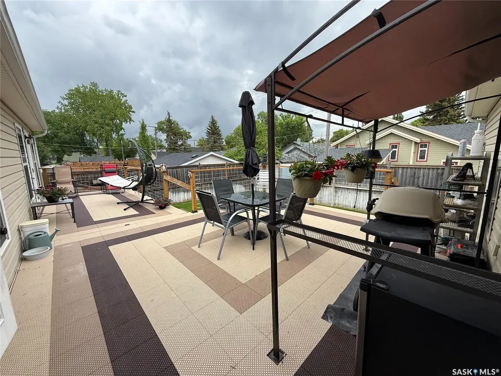 808 Chaplin Street Swift Current SK S9H 1J5