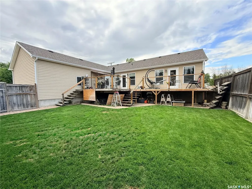 808 Chaplin Street Swift Current SK S9H 1J5