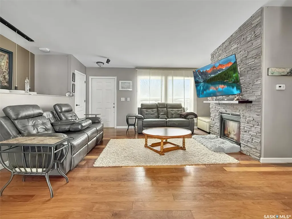 808 Chaplin Street Swift Current SK S9H 1J5