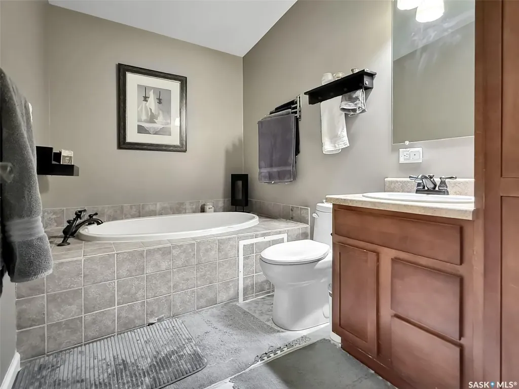 808 Chaplin Street Swift Current SK S9H 1J5