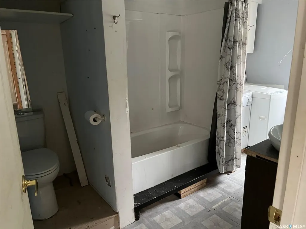 138 1st Avenue E Montmartre SK S0G 3M0