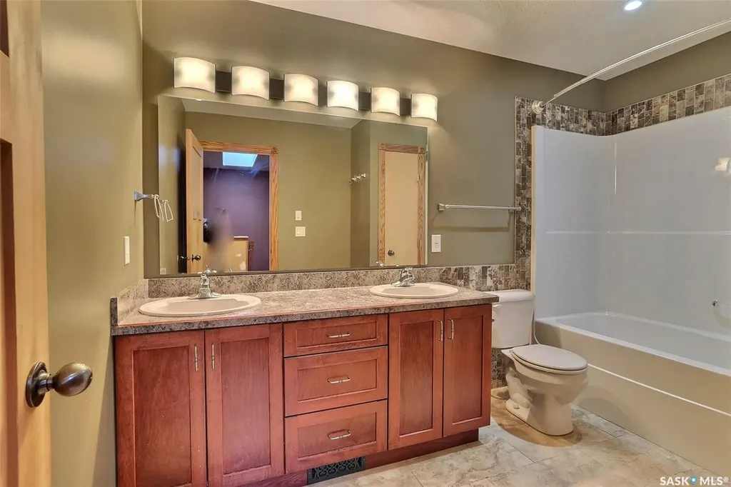 1928 St John Street Regina SK S4P 3C8