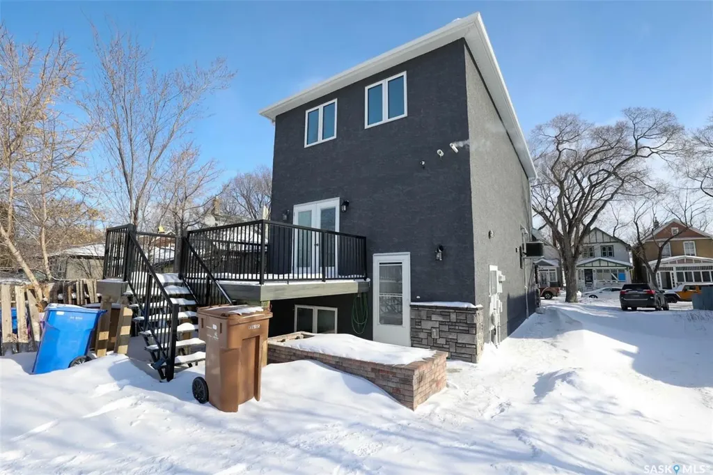 1928 St John Street Regina SK S4P 3C8