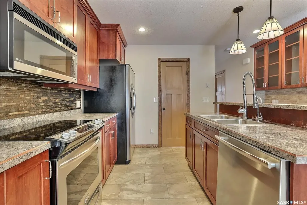 1928 St John Street Regina SK S4P 3C8
