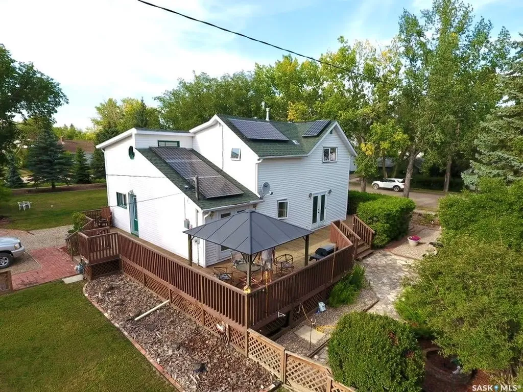 106 2nd Street E Dinsmore SK S0L 0T0