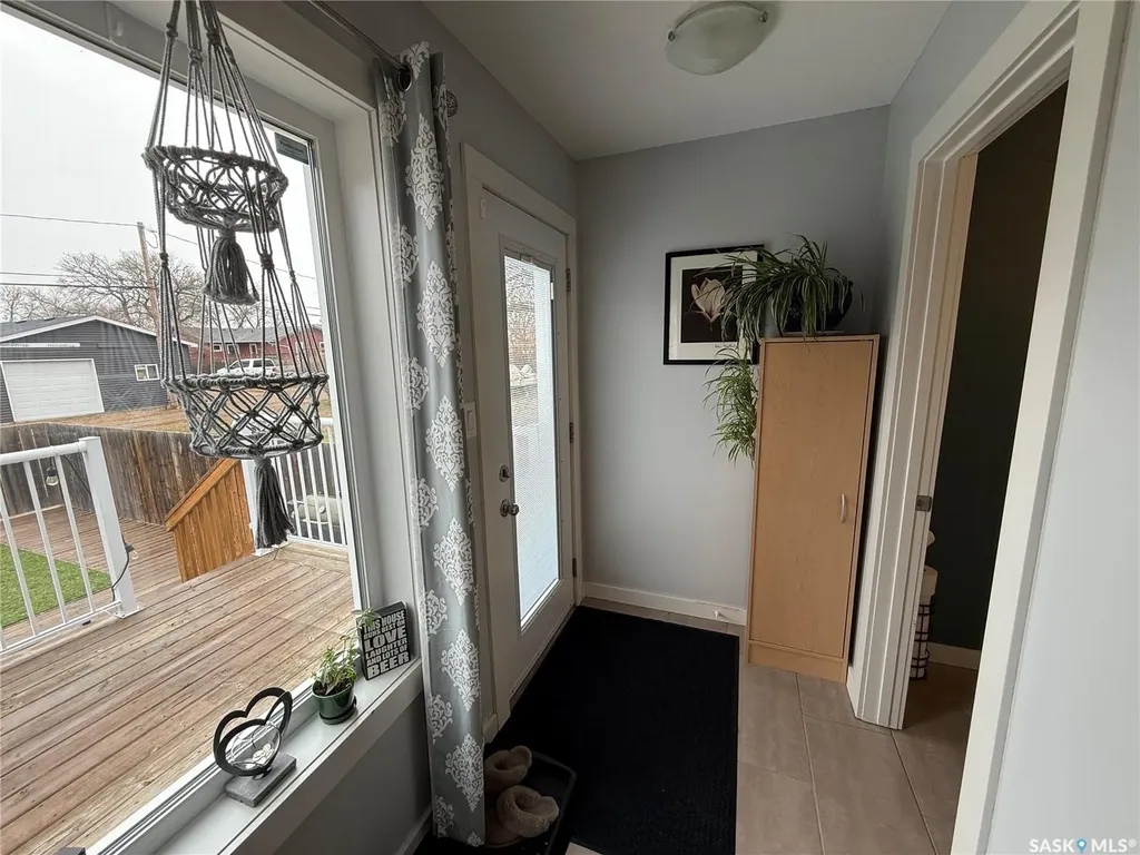529 Alexandra Street Weyburn SK S4H 1R7