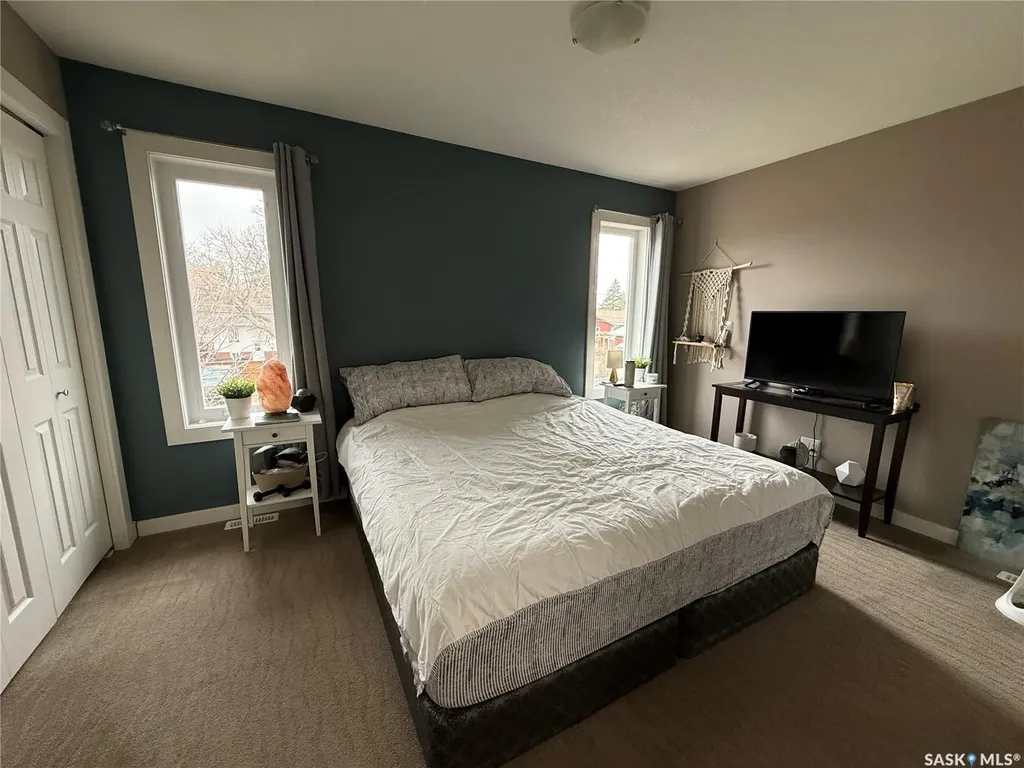 529 Alexandra Street Weyburn SK S4H 1R7