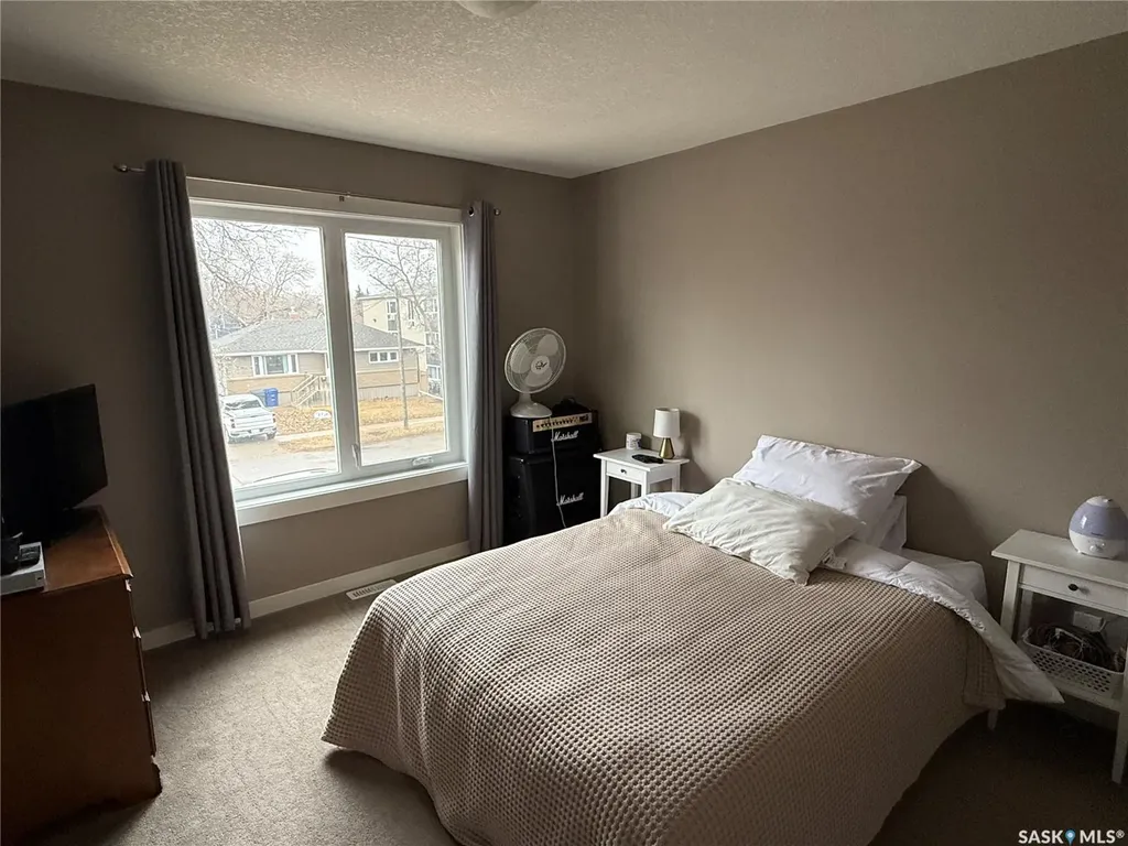 529 Alexandra Street Weyburn SK S4H 1R7