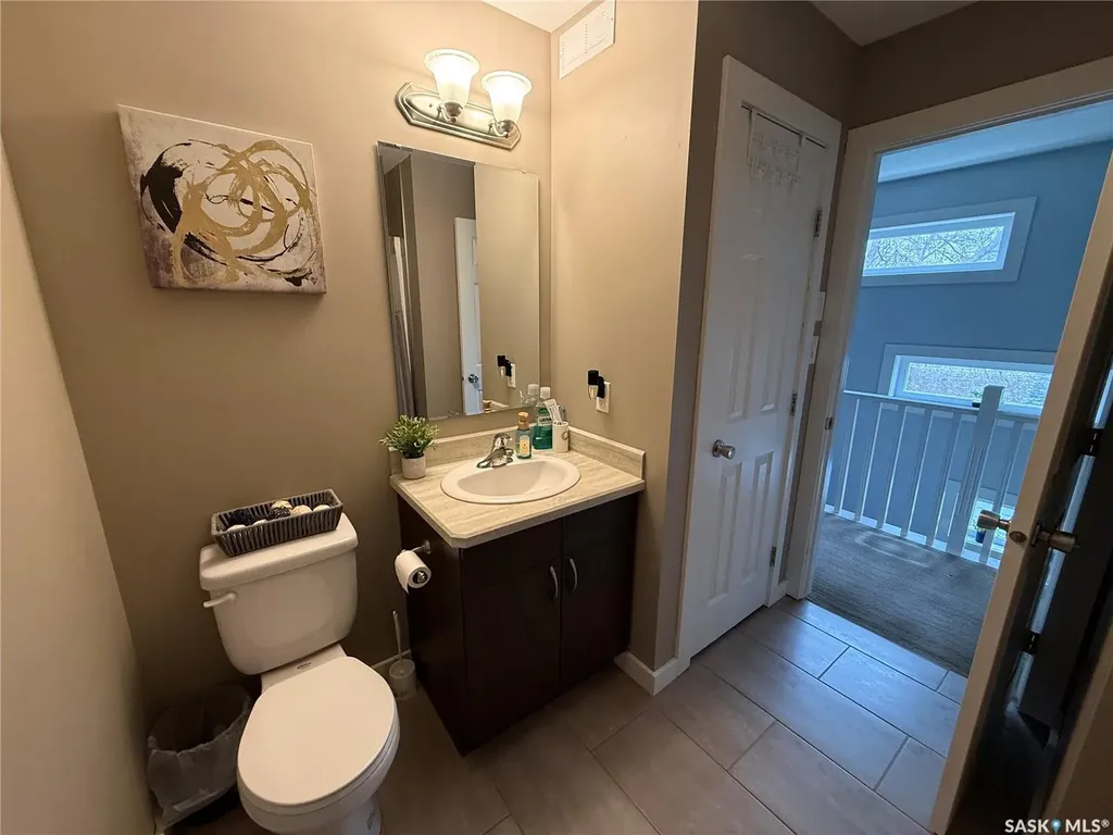 529 Alexandra Street Weyburn SK S4H 1R7