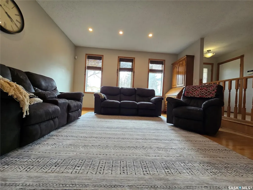 119 Montgomery Crescent Weyburn SK S4H 2X6