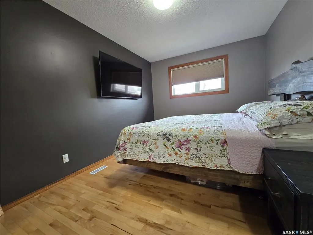 119 Montgomery Crescent Weyburn SK S4H 2X6