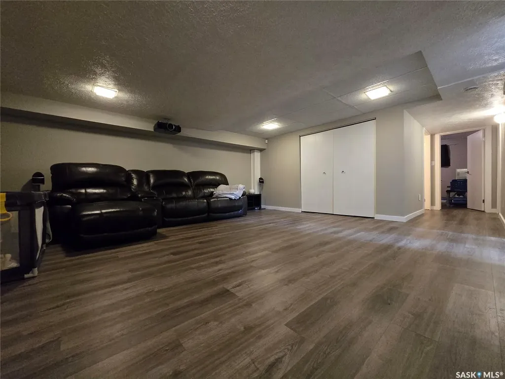 119 Montgomery Crescent Weyburn SK S4H 2X6