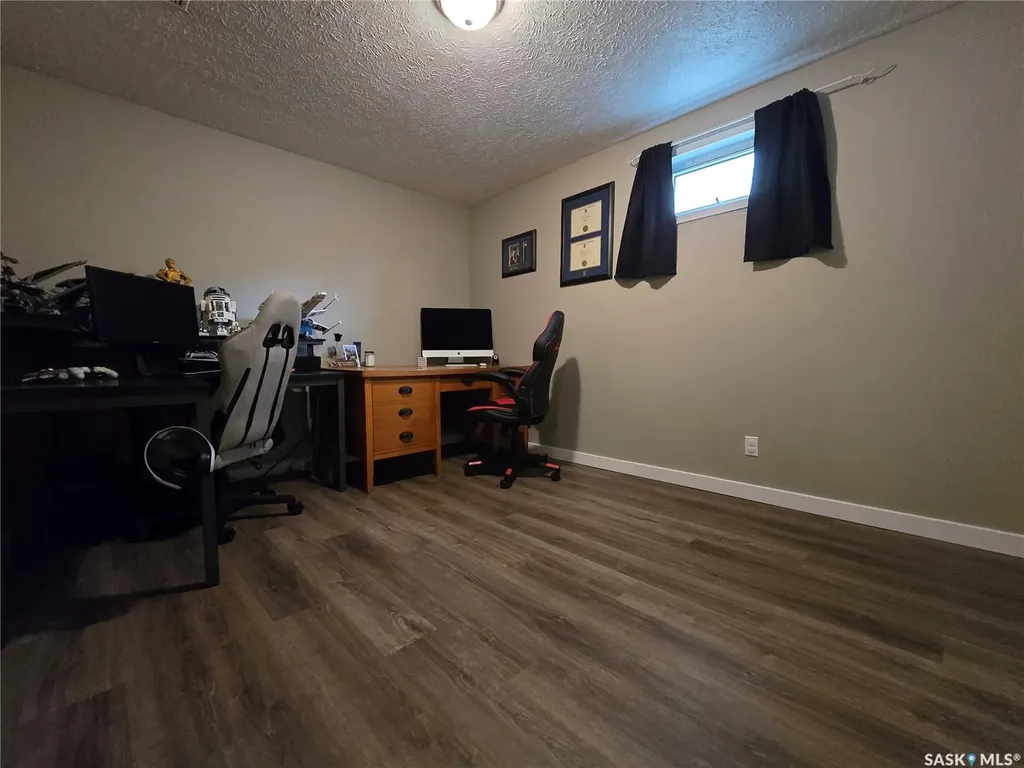 119 Montgomery Crescent Weyburn SK S4H 2X6