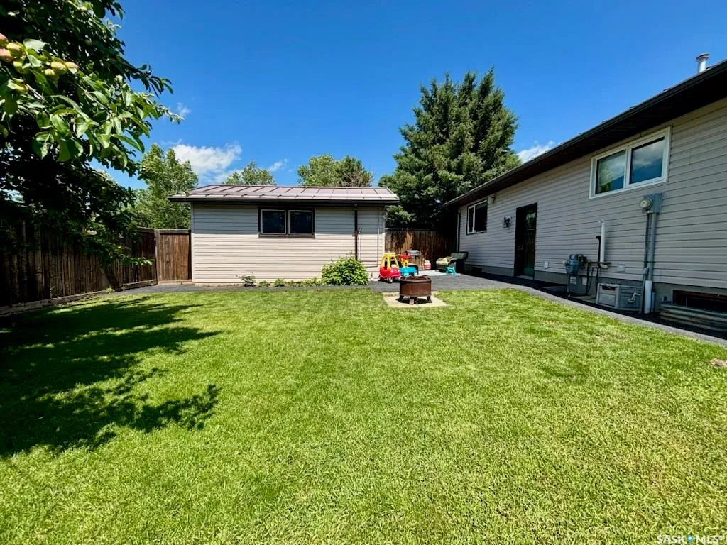 119 Montgomery Crescent Weyburn SK S4H 2X6