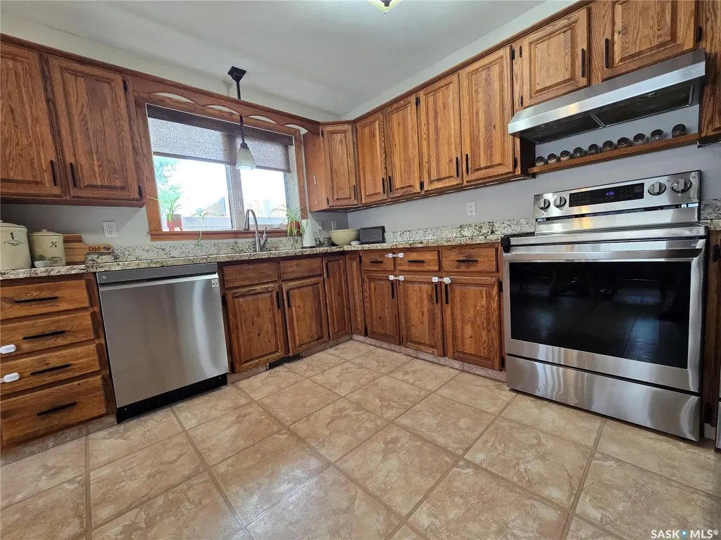 119 Montgomery Crescent Weyburn SK S4H 2X6