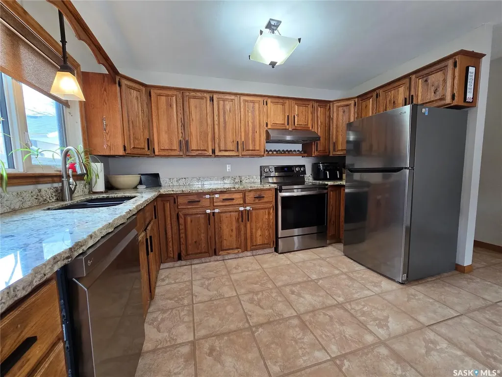 119 Montgomery Crescent Weyburn SK S4H 2X6