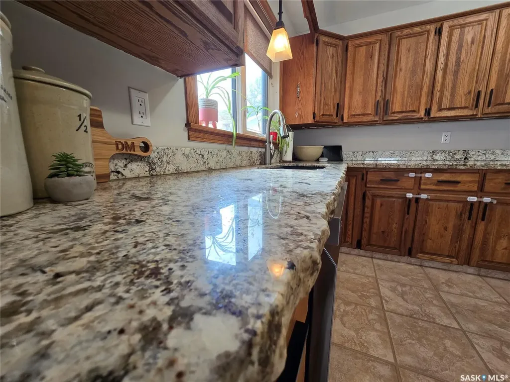 119 Montgomery Crescent Weyburn SK S4H 2X6