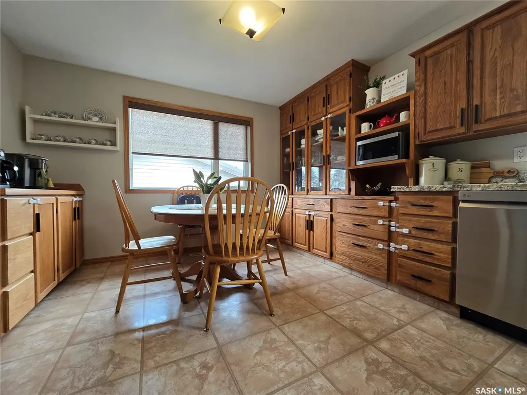 119 Montgomery Crescent Weyburn SK S4H 2X6