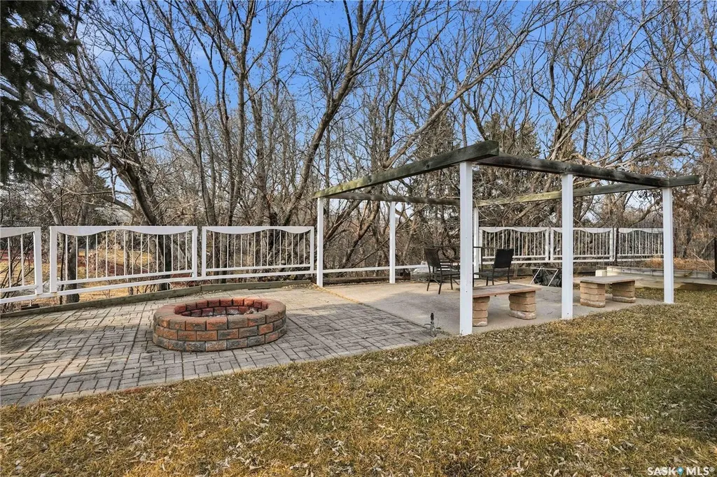 10 Meadow Bay Lumsden SK S0G 3C0