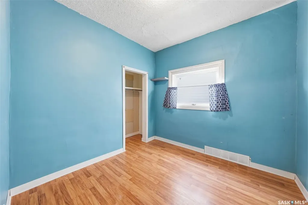 412 H Avenue S Saskatoon SK S7M 1W5