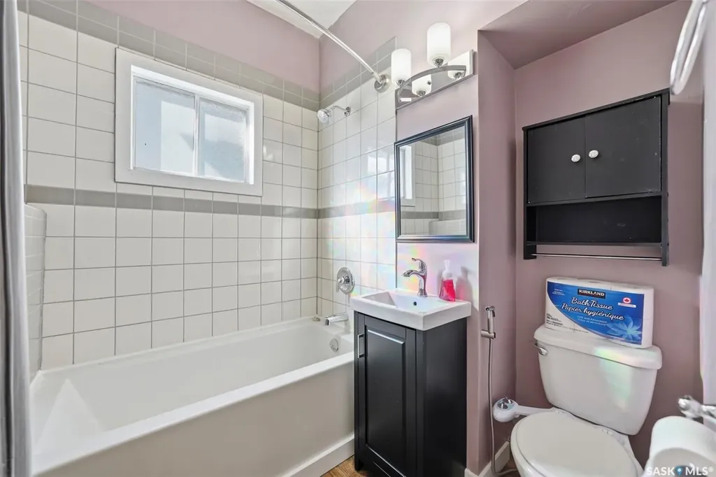 412 H Avenue S Saskatoon SK S7M 1W5
