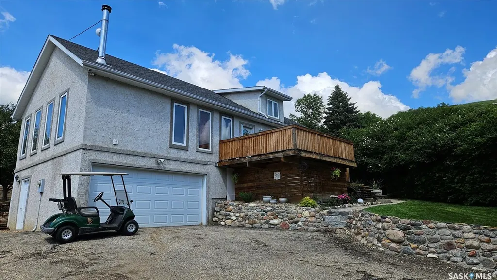25 Alice Crescent North Grove SK S0H 4C0