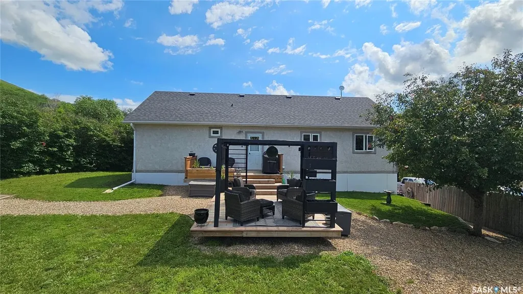 25 Alice Crescent North Grove SK S0H 4C0