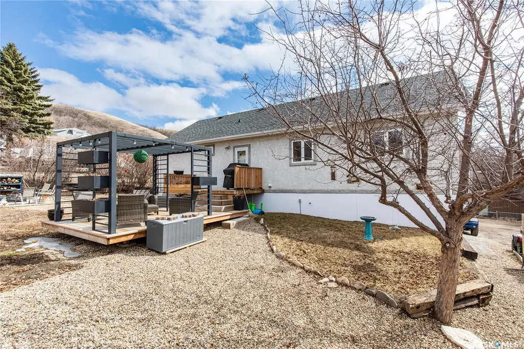25 Alice Crescent North Grove SK S0H 4C0