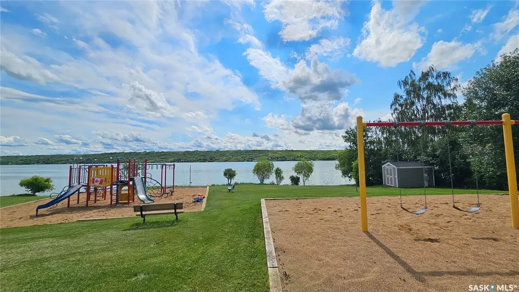 25 Alice Crescent North Grove SK S0H 4C0