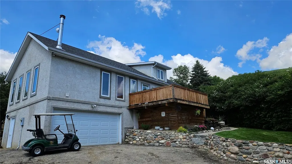25 Alice Crescent North Grove SK S0H 4C0
