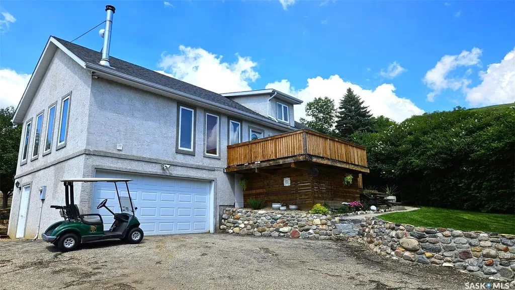 25 Alice Crescent North Grove SK S0H 4C0
