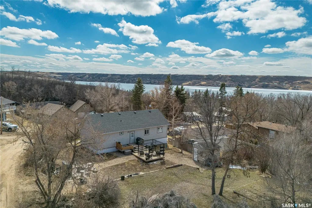 25 Alice Crescent North Grove SK S0H 4C0