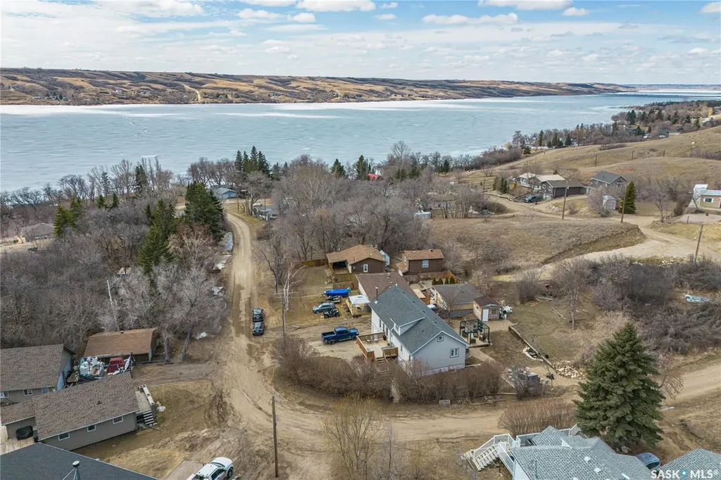 25 Alice Crescent North Grove SK S0H 4C0