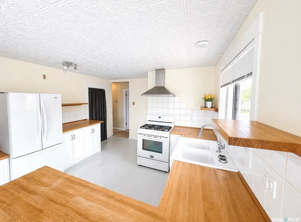 451 3rd Avenue NW Swift Current SK S9H 0S4