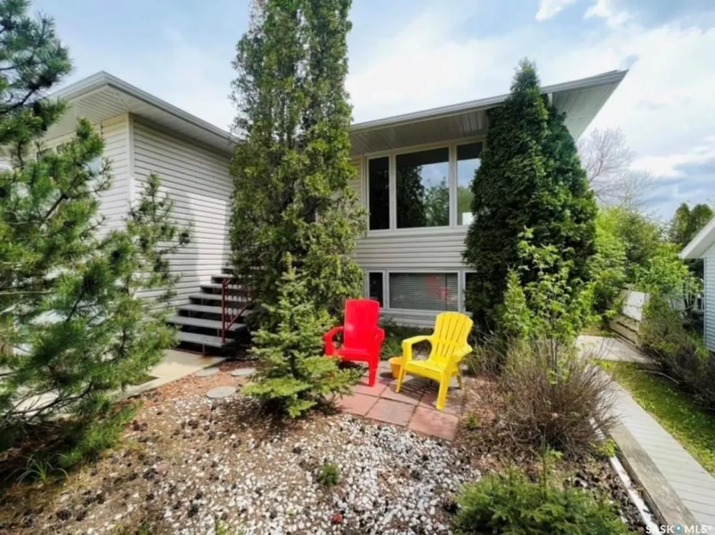 451 3rd Avenue NW Swift Current SK S9H 0S4