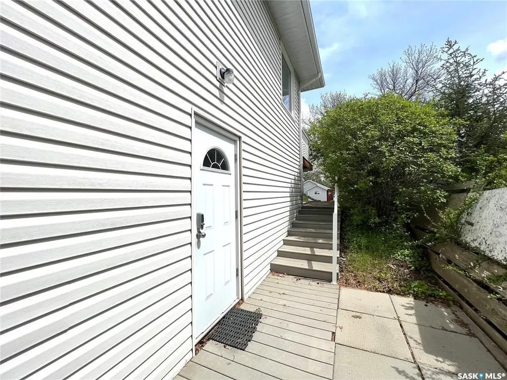 451 3rd Avenue NW Swift Current SK S9H 0S4