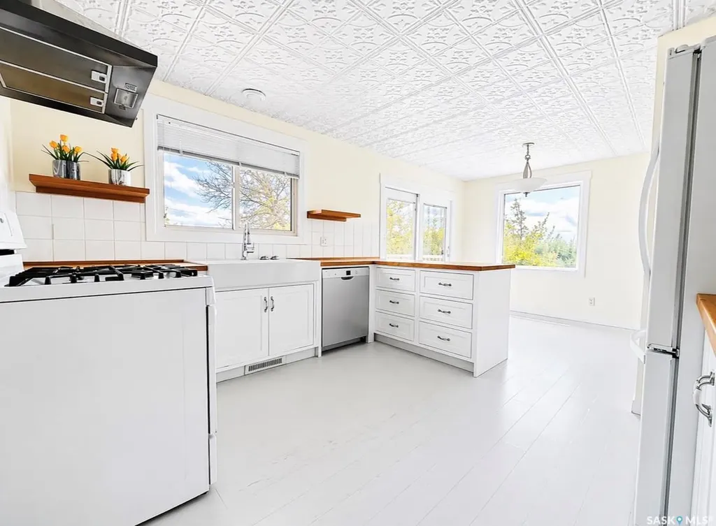 451 3rd Avenue NW Swift Current SK S9H 0S4