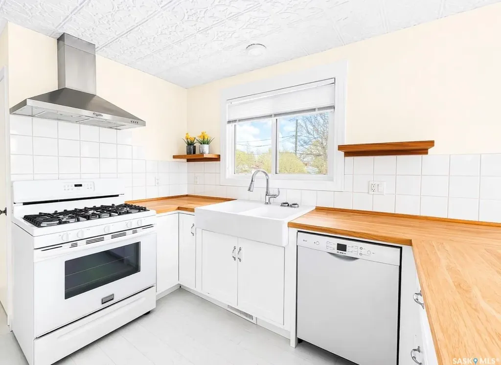 451 3rd Avenue NW Swift Current SK S9H 0S4